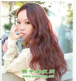 女生卷发图片,捕捉女生卷发的独特风情